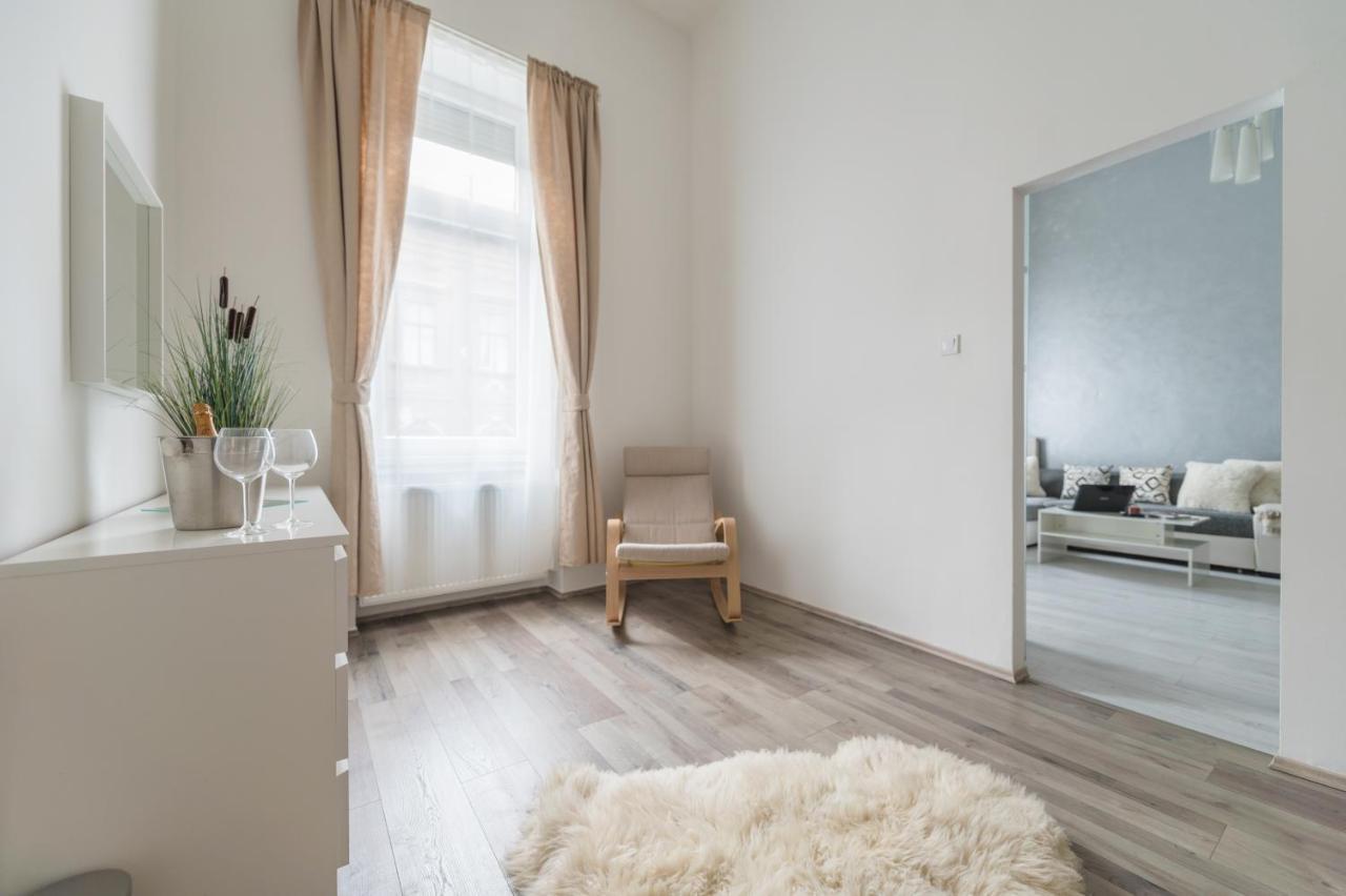 Downtown Gem Aircond Close To Heroes' Square Budapest Luaran gambar