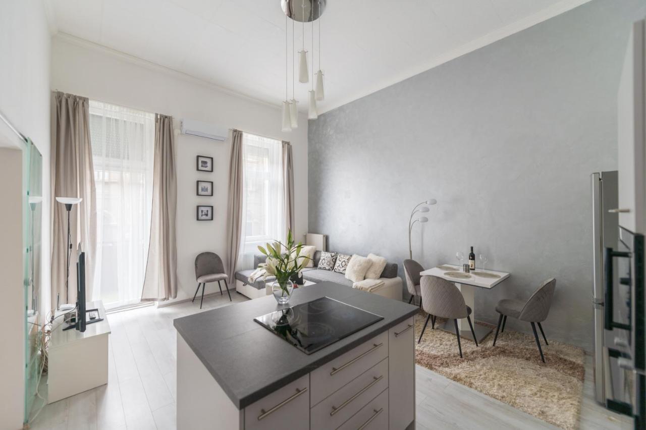 Downtown Gem Aircond Close To Heroes' Square Budapest Luaran gambar