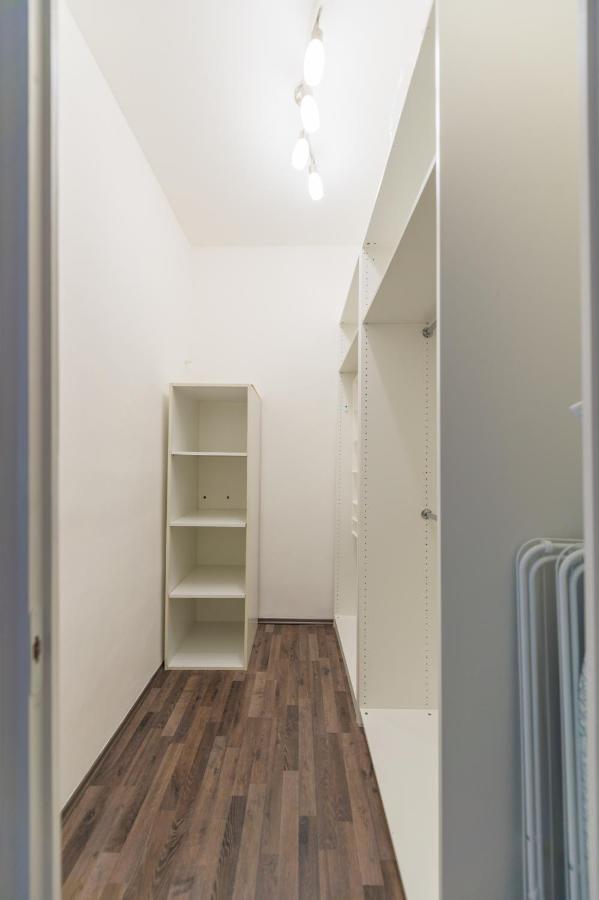 Downtown Gem Aircond Close To Heroes' Square Budapest Luaran gambar
