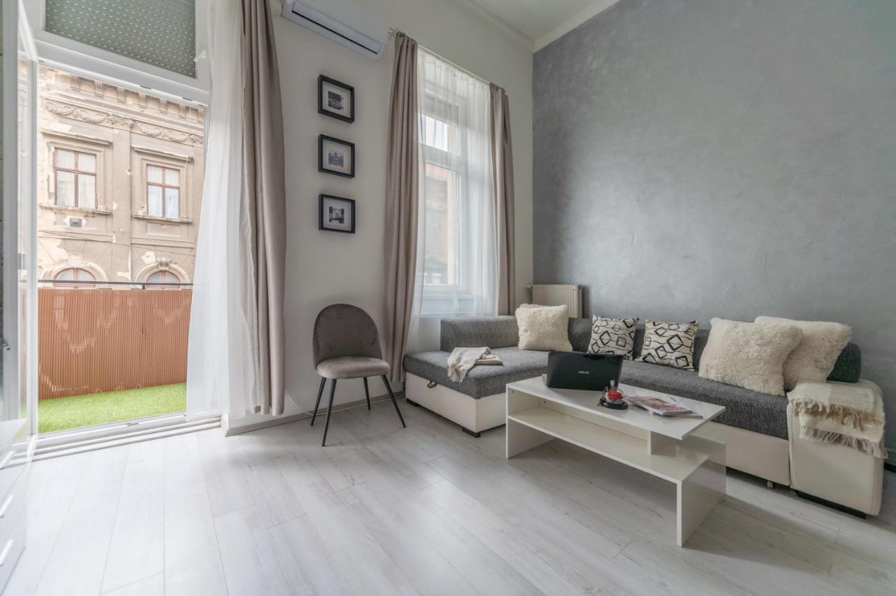 Downtown Gem Aircond Close To Heroes' Square Budapest Luaran gambar